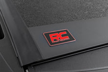 Load image into Gallery viewer, Hard Low Profile Bed Cover | 6'7" Bed | Chevy/GMC 1500 (19-24)