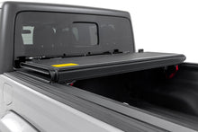 Load image into Gallery viewer, Hard Low Profile Bed Cover | 5' Bed | Jeep Gladiator JT 4WD (2020-2024)