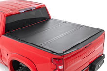 Load image into Gallery viewer, Hard Flush Mount Bed Cover | 5'10" Bed | Chevy/GMC 1500 (19-24)