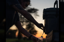 Load image into Gallery viewer, 2.5 Gallon Bucket Cooler with Spigot