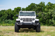 Load image into Gallery viewer, 2.5 Inch Leveling Kit | Spacers | M1 | Jeep Gladiator JT 4WD (2024)