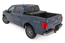 Load image into Gallery viewer, Hard Low Profile Bed Cover | 6'10" Bed | Ford F-250/F-350 Super Duty (17-24)