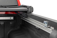 Load image into Gallery viewer, Soft Tri-Fold Bed Cover | 5' Bed | Nissan Frontier 2WD/4WD (2005-2021)