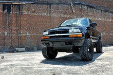 Load image into Gallery viewer, 6 Inch Lift Kit | TD | Chevy/GMC Blazer 4 Door/S10 Truck 4 Door/S15 Jimmy 4 Door (94-04)