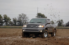 Load image into Gallery viewer, 2.5 Inch Lift Kit | M1 Struts/M1 | Toyota Tundra 4WD (2000-2006)
